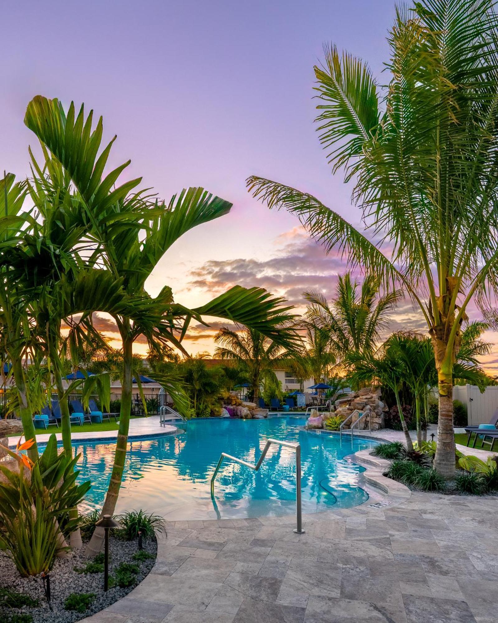 Tropical Beach Resorts - Sarasota Сиеста Кий Екстериор снимка